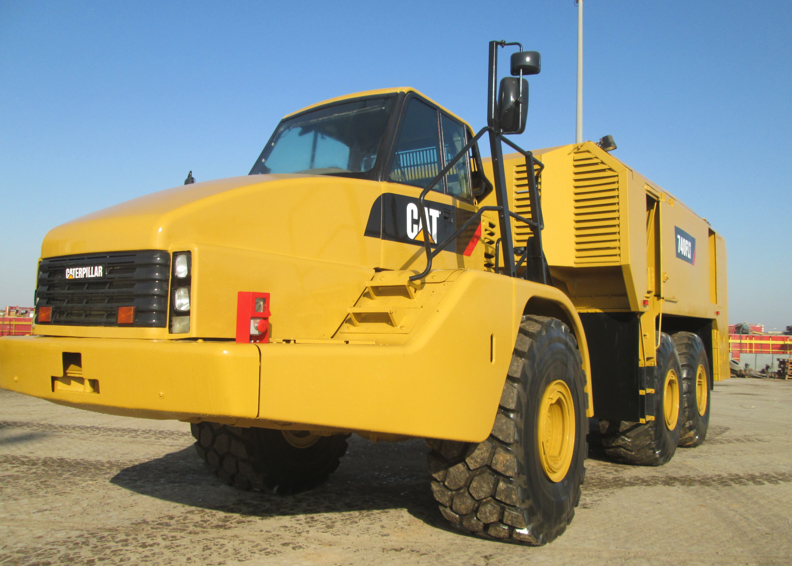 Cat 740 Fuel Truck