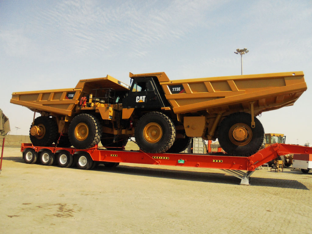 CAT 773E’S LOADED ONTO A LOW-BED TRAILER - Cat Auctions in Australia, Mexico, Ghana - Southwest Global