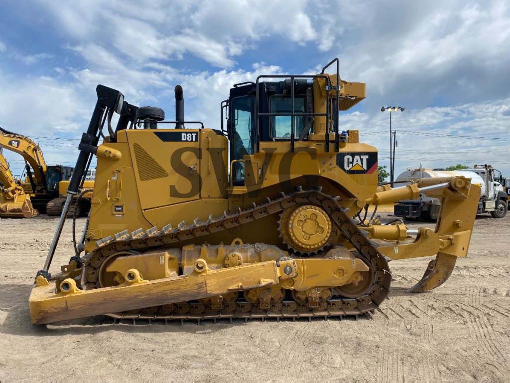 Equipment DOZERS Caterpillar D8T